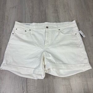 NWT Gap White 5” Girlfriend Short Mid Rise Size 33/16